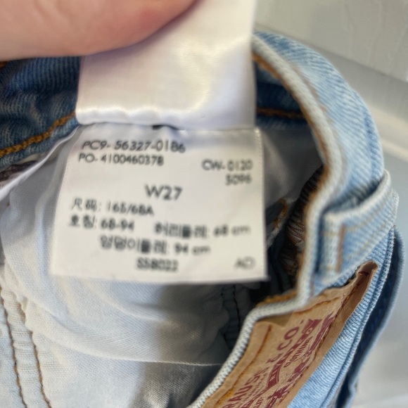 Levi’s 501 Women’s Shorts Sz 27 Denim Jean High Rise 99% Cotton Blue Bleached - Picture 6 of 6